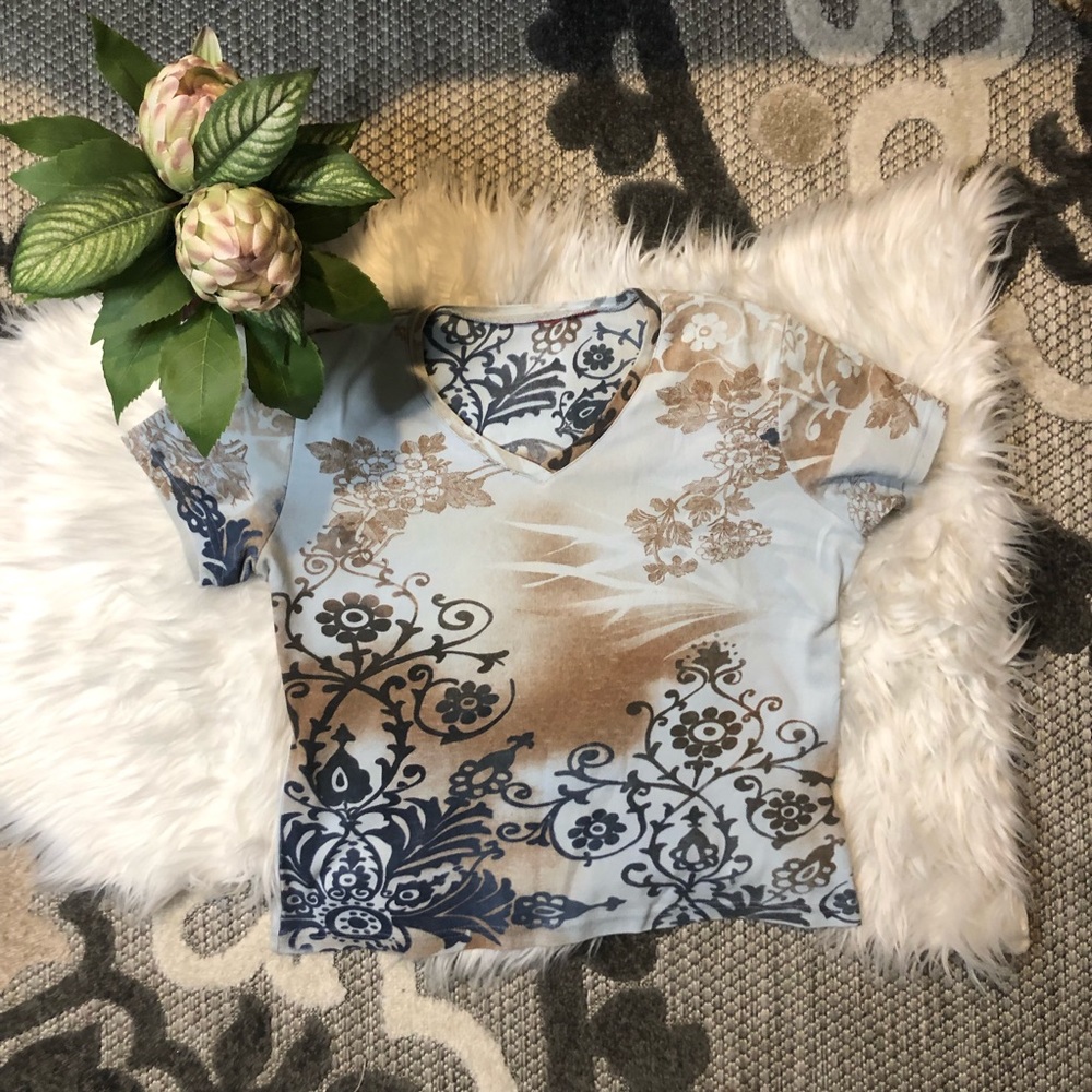 Short sleeve top
